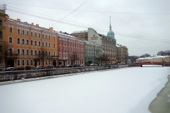 Scen längs Mojka-kanalen, Sankt Petersburg.