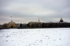 Amiralitetet från Vasilyevsky island, Sankt Petersburg.