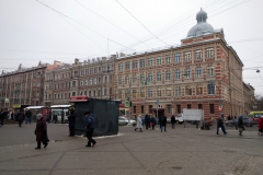 Torget vid Vasileostrovskaya metrostation, Vasilyevsky island, Sankt Petersburg.