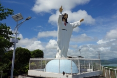 Jesusstatyn uppe på Cavalry Hill, Tacloban.