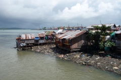 Bostadsområde vid havet i centrala Tacloban.