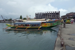 Bangkas i hamnen i centrala Tacloban.