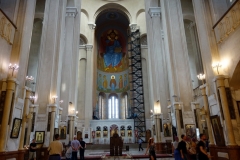 Interiören i Georgiens största katedral, Sameba Cathedral, Tbilisi.
