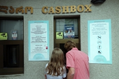 Biljettförsäljning till bergbanan som går upp till Mtatsminda Park, Tbilisi.