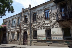 Annorlunda arkitektur i historiska Tbilisi.