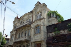 Annorlunda arkitektur i historiska Tbilisi.