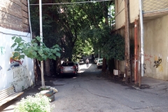 Skum sidogränd från Mikheil Zandukeli street, Tbilisi.