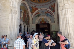 Huvudentrén till Kashveti Church of St. George, Tbilisi.