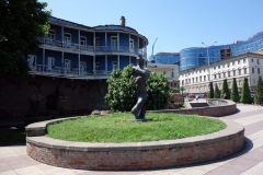 Den lilla parken där gatorna Aleksandr Pushkin-Nikoloz Baratashvili möts, Tbilisi.