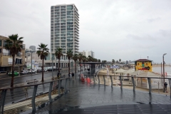 Promenaden längs stranden i centrala Tel Aviv.
