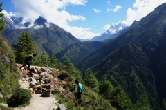 Reparation av leden mellan Namche Bazaar och Tengboche.