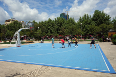 Basket vid Bulevardi Dëshmorët e Kombit (martyrernas boulevard), Tirana.