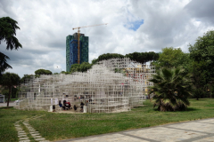 Reja "The Cloud", Tirana.