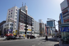 Gatuscen längs Chuo-dori i Ueno, Tokyo.