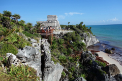 I bakgrunden Slottet, Zona Arqueológica de Tulum.