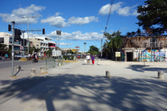 Gatuscen längs gågatan i Tulum.