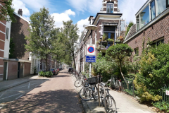 Gatuscen i bostadsområde i centrala Utrecht.