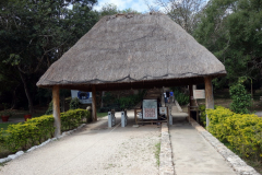 Entrén till ruinstaden Uxmal.