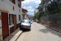 Gatan som leder ner till centrala Villa de Leyva från Hostal Renacer, Villa de Leyva.