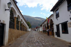 Gatuscen i centrala Villa de Leyva.