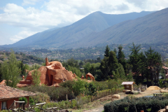 Casa Terracota med Villa de Leyva i bakgrunden.