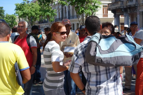 Fastighetsmarknad på Pradon, Centro Habana, Havanna.