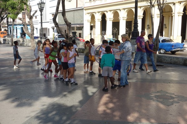 Gymnastiklektion på  Prado (Paseo de Marti), Centro Habana, Havanna.