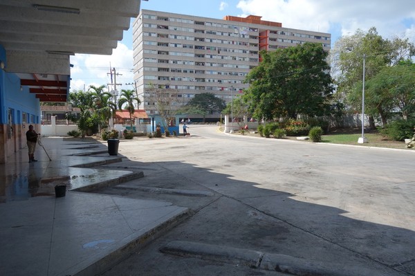 Bilden är tagen på den tråkiga busstationen i Camagüey i väntan på Viazul-bussen till Santa Clara, Camagüey.