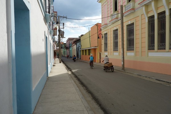 Gatuscen i centrala Camagüey.