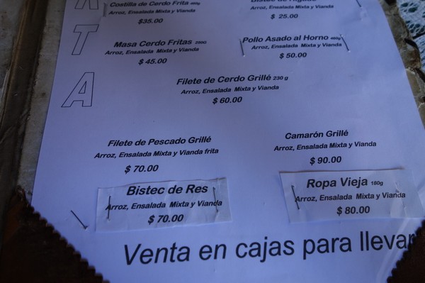 Menyn på restaurang El Alba, Santa Clara. Jag valde Filete de Pescado Grillé och en öl.