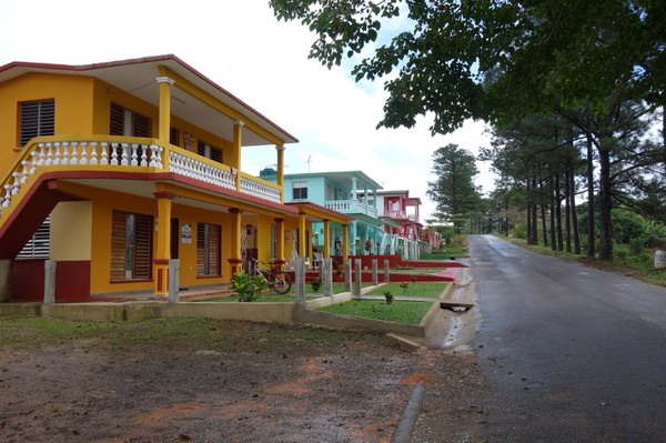 Promenaden från centrala Viñales upp till hotell La Ermita.