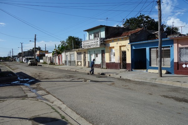 Gatuscen i västra Cienfuegos.