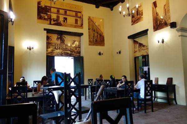 Café Ciudad vid Parque Ignacio Agramonte, centrala Camagüey.