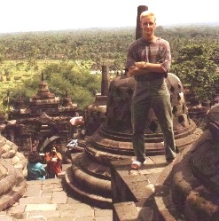 Stefan uppe på Borobodur, Java, Indonesien år 1994