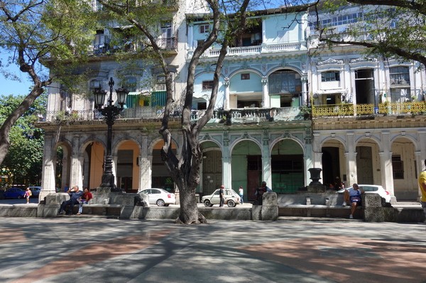 Fin arkitektur längs Prado (Paseo de Marti), Centro Habana, Havanna.