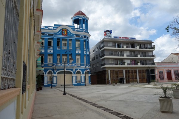Plaza de los Trabajadores i centrala Camagüey.