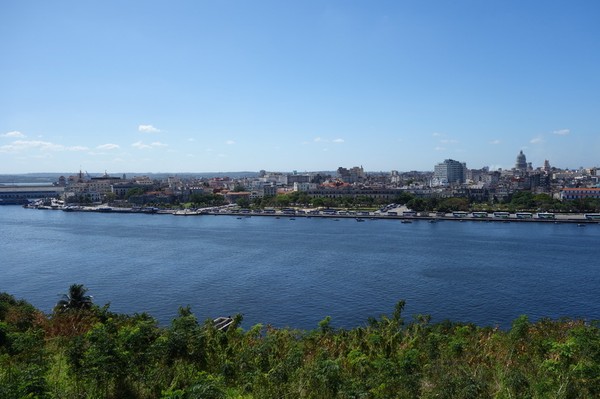 Utsikt över centrala Havanna från Fortaleza de San Carlos de la Cabana, Havanna.