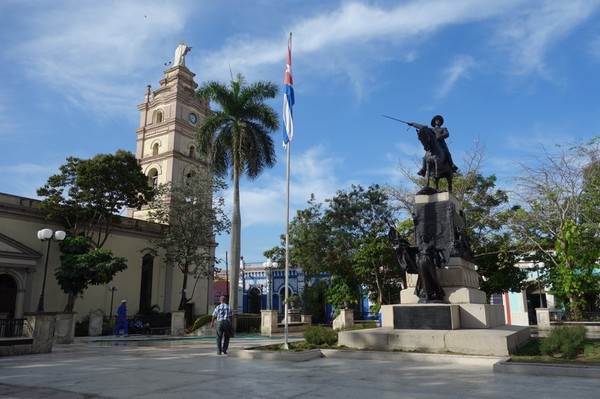 Catedral Nuestra Señora de la Candelaria vid Parque Ignacio Agramonte, Camagüey.