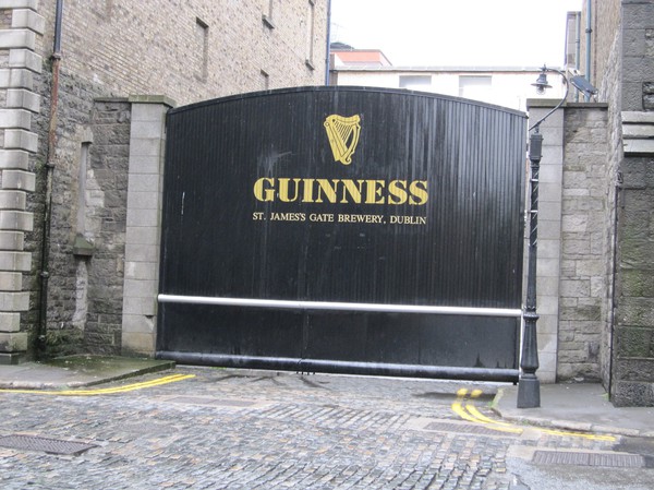 Det världsberömda Guinness. St. James's Gate Brewery, Dublin, Irland.
