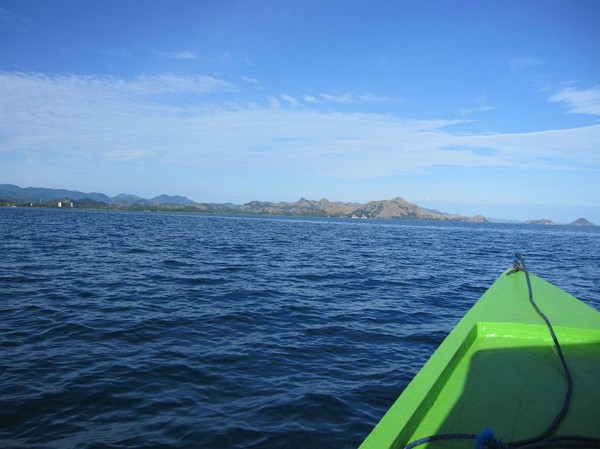 På väg ut från hamnen i Labuan Bajo mot Rinca island.