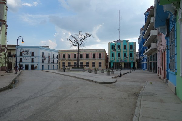 Plaza de los Trabajadores i centrala Camagüey.