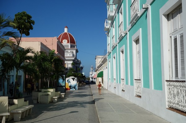 Paradgatan i staden, Ave 54, Cienfuegos.