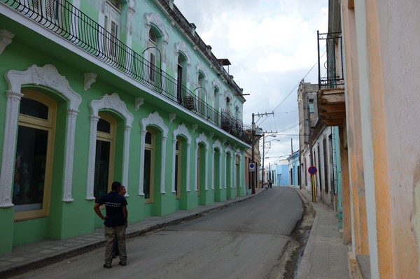 Gatuscen i centrala Camagüey.