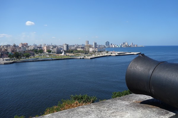 Utsikt över centrala Havanna från Fortaleza de San Carlos de la Cabana, Havanna.