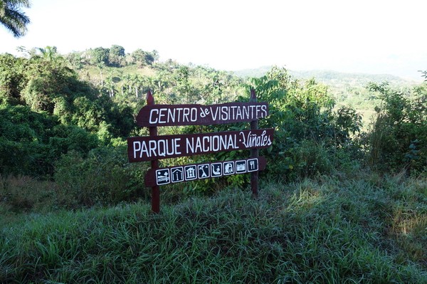 Promenaden upp till Parque Nacional Viñales Visitors Center och Hotel los Jazmines.