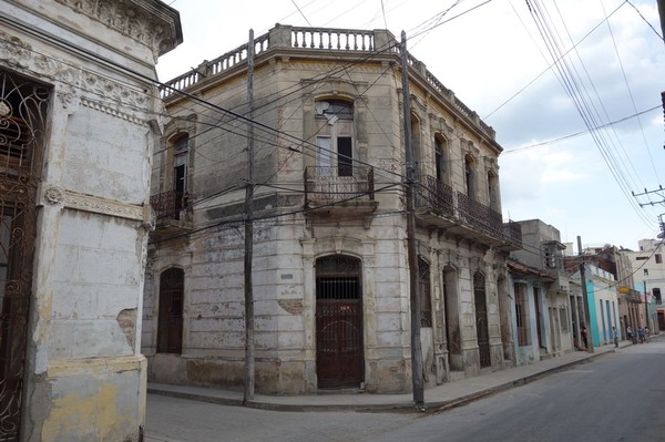 Gatuscen i centrala Camagüey.