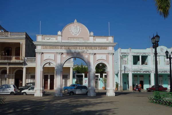 Arco de Triunfo, Kubas enda triumfbåge i Parque José Martí, Cienfuegos.