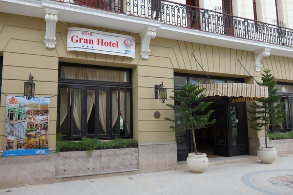 Gran Hotel längs gågatan Calle Maceo i centrala Camagüey.