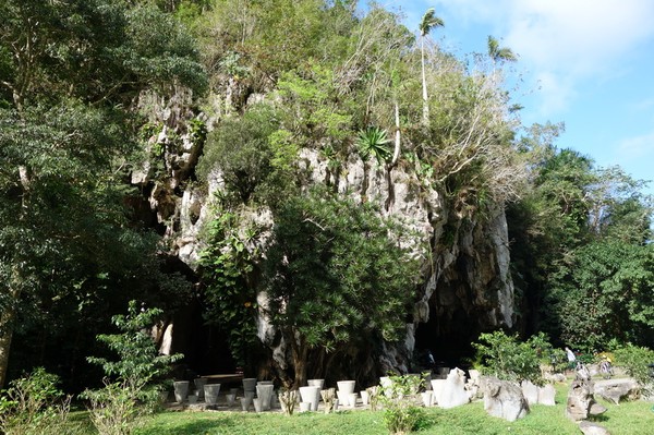 Diskotek/nattklubb Cueva de San Miguel ligger i denna grotta, Valle de San Vicente.