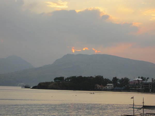 Solnedgång i Subic bay.